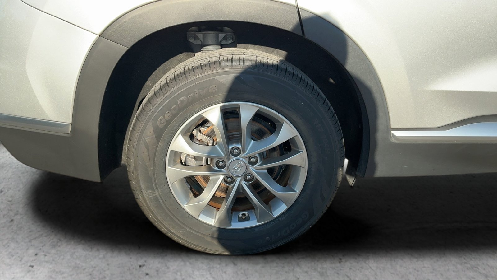 Used 2019 Hyundai Santa Fe SE FWD image 18