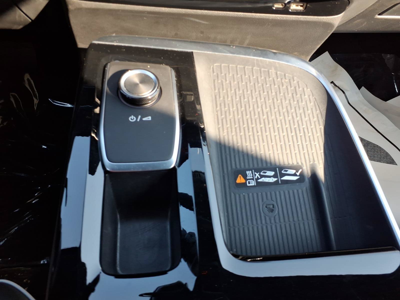 Used 2025 Buick Enclave Preferred AWD/4WD image 22