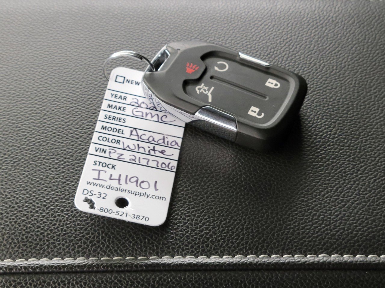 Used 2023 GMC Acadia SLE w/ Driver Convenience Package image 29