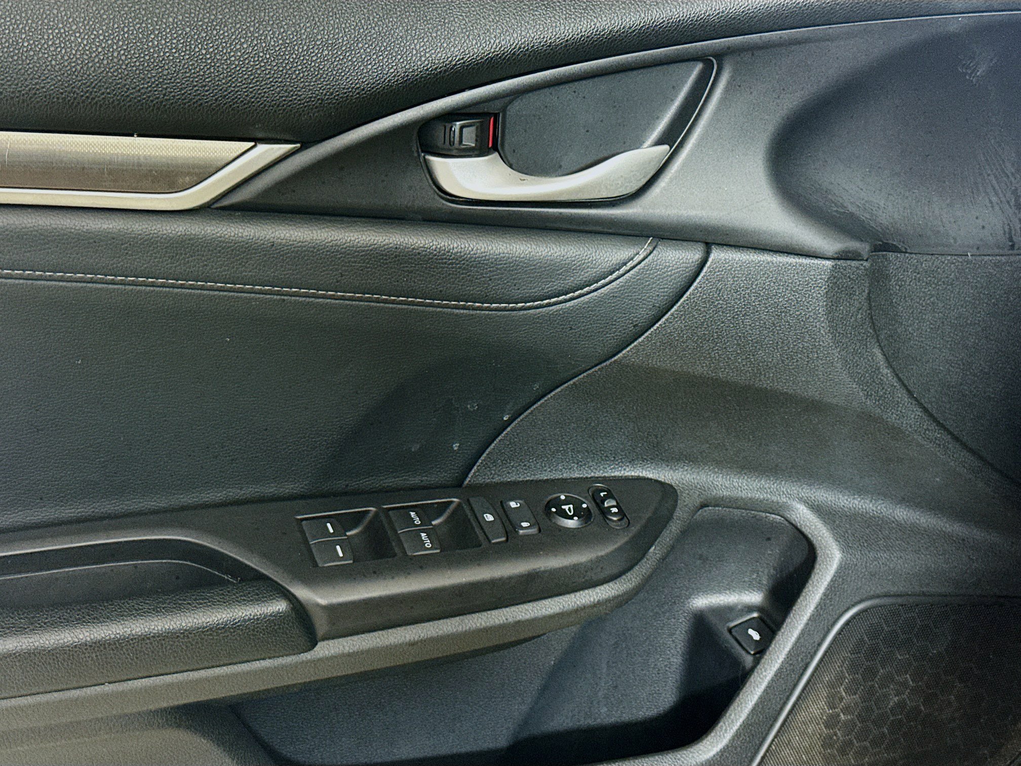 Used 2019 Honda Civic Touring image 24