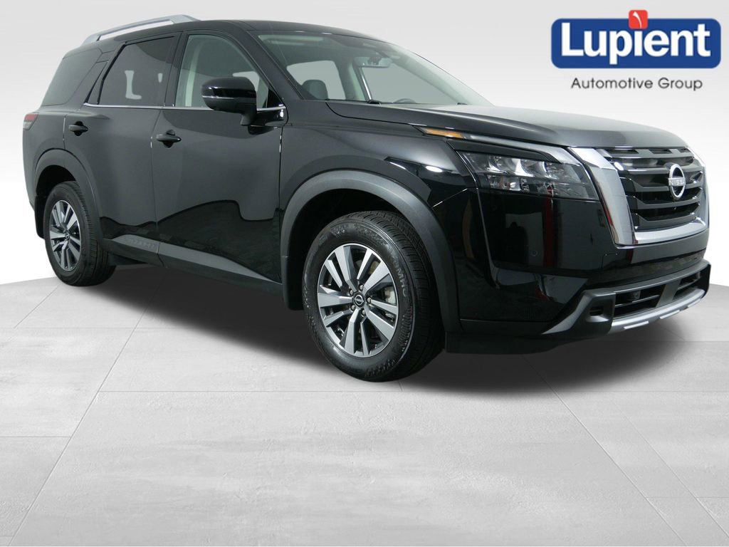 Used 2025 Nissan Pathfinder SL AWD/4WD image 1