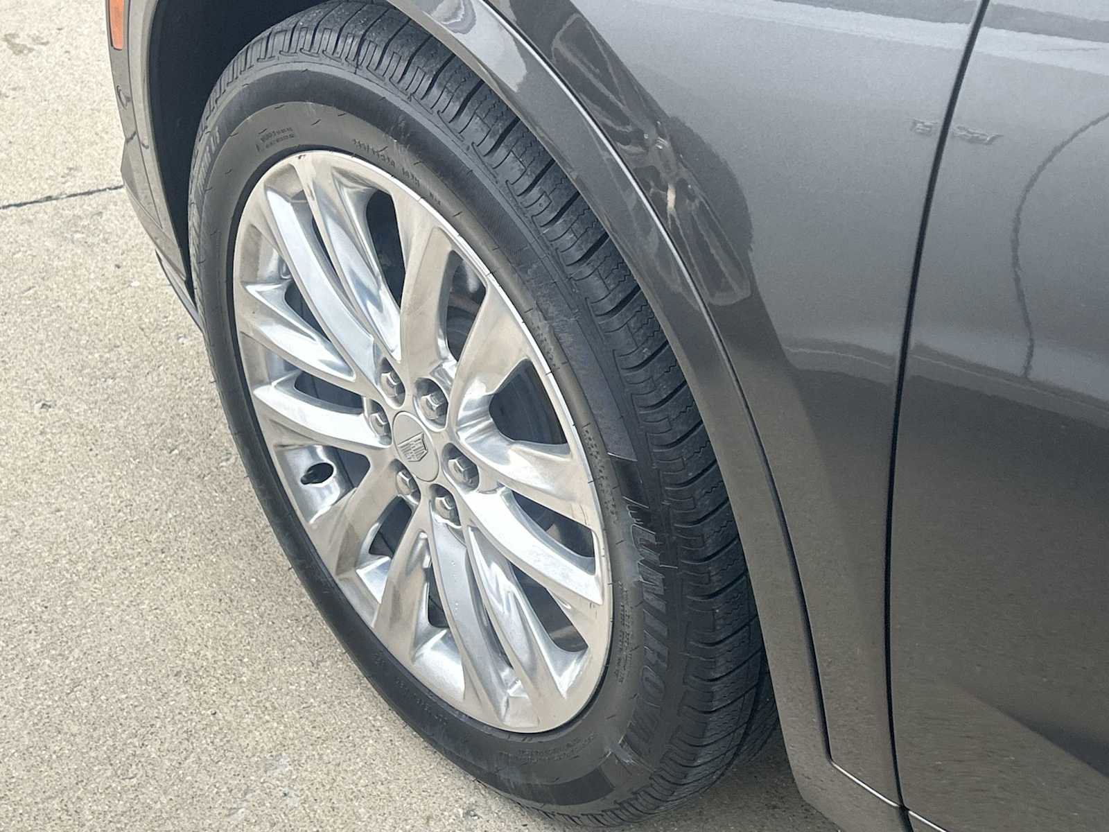 Used 2020 Cadillac XT6 Premium Luxury image 31