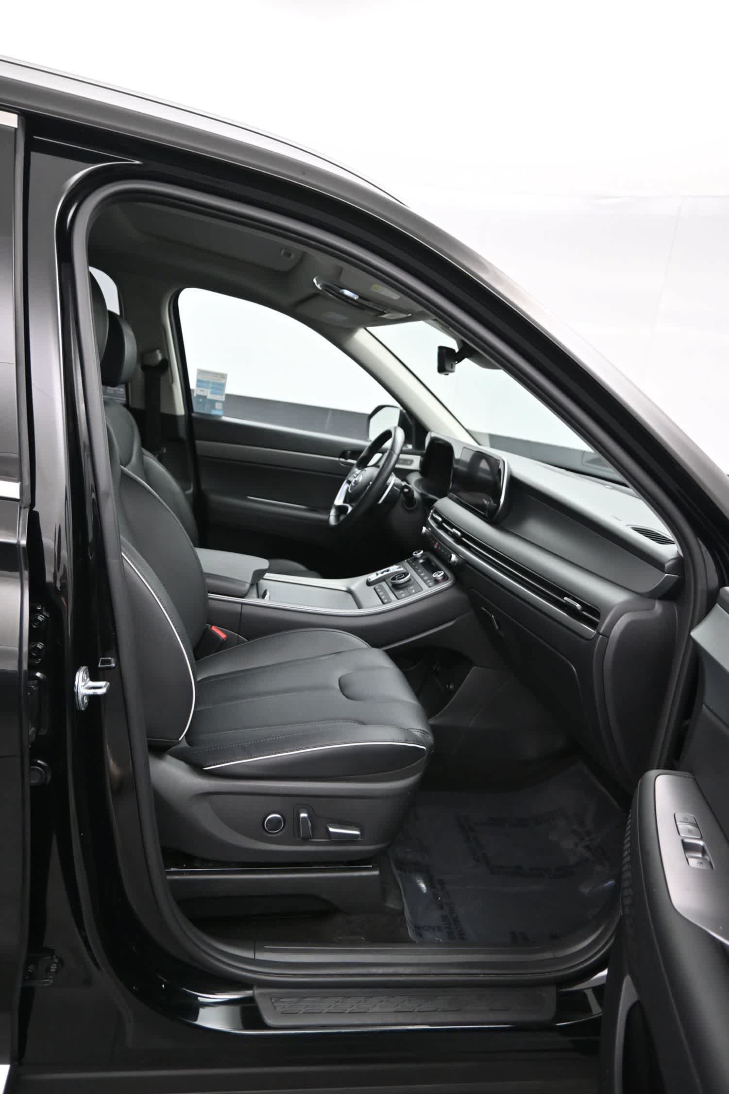 Used 2023 Hyundai Palisade SEL w/ Cargo Package AWD/4WD image 11