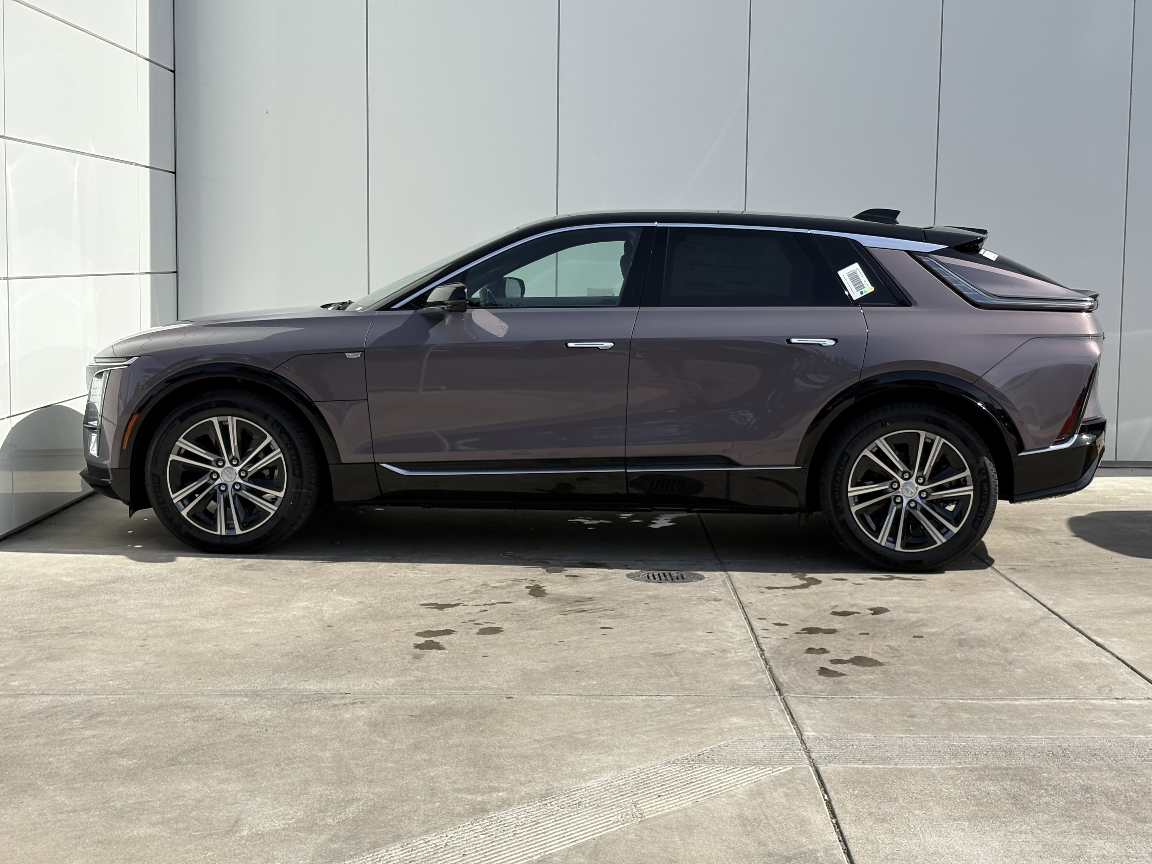 New 2026 Cadillac Lyriq Premium Luxury AWD/4WD image 5