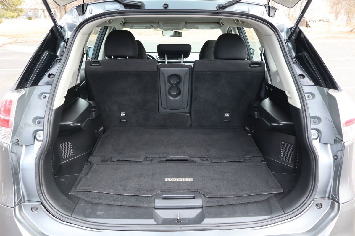 Used 2015 Nissan Rogue S image 14