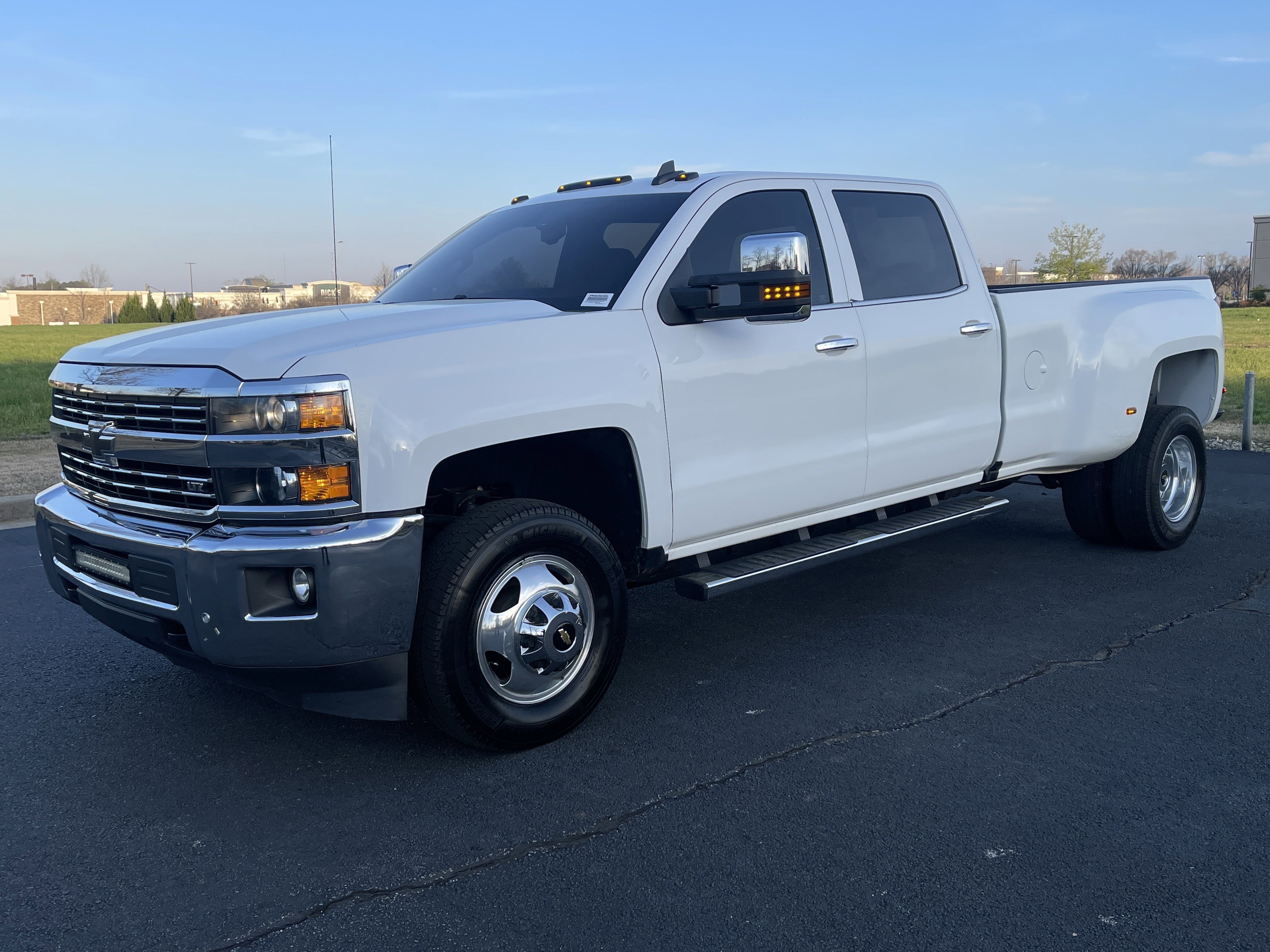 Used 2016 Chevrolet Silverado 3500 LTZ image 5