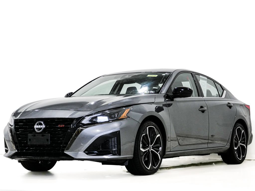 Used 2024 Nissan Altima 2.5 SR FWD image 3