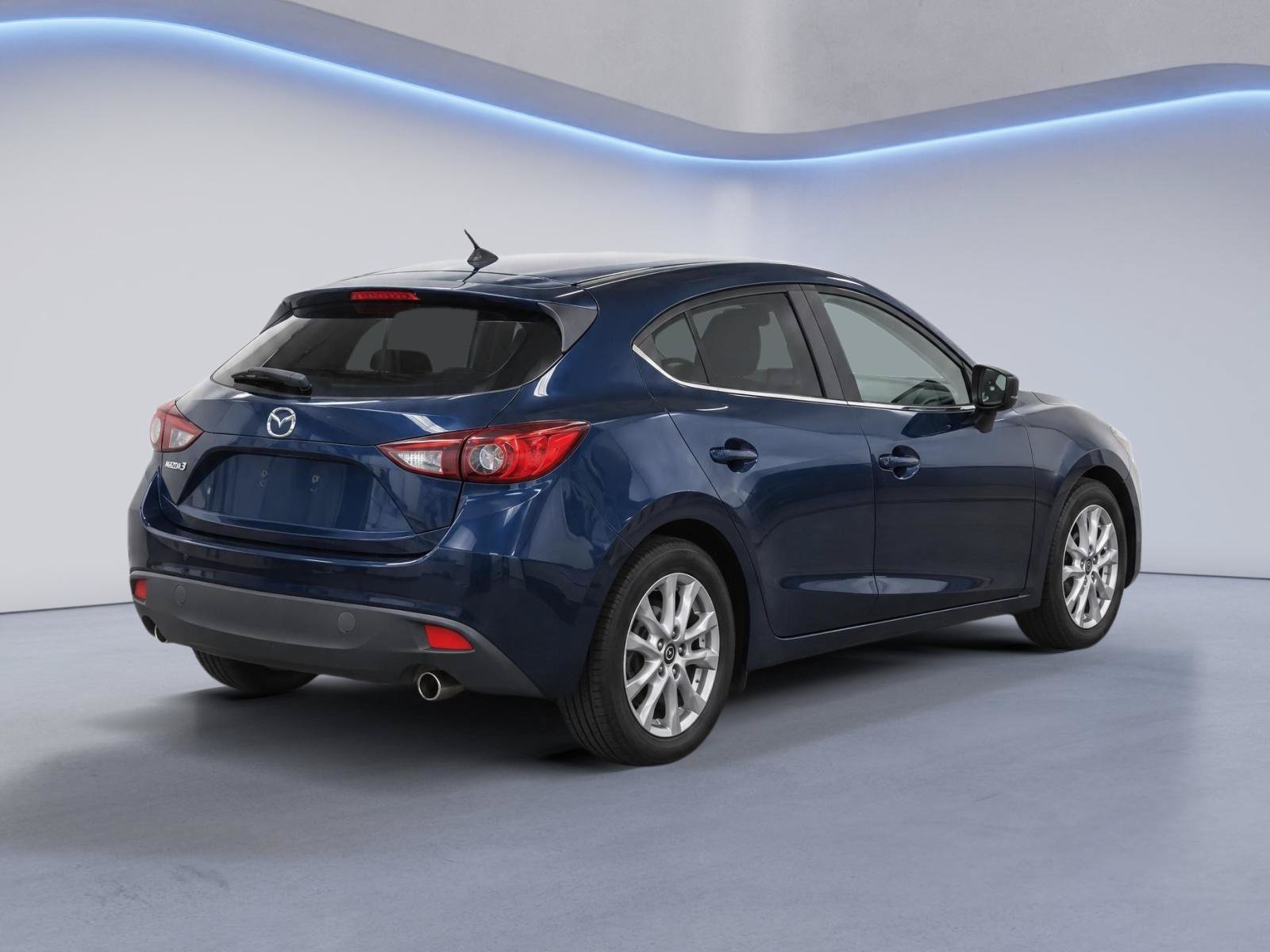 Used 2015 MAZDA MAZDA3 i Touring FWD image 3