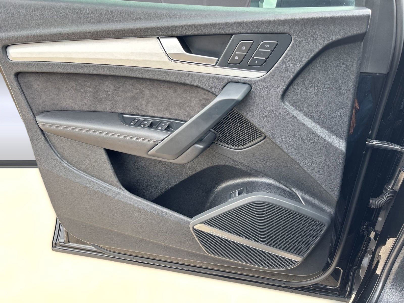 Used 2020 Audi SQ5 Premium Plus w/ Premium Plus Package image 11