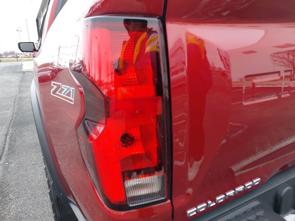 Used 2023 Chevrolet Colorado Z71 w/ Z71 Convenience Package 2 image 10