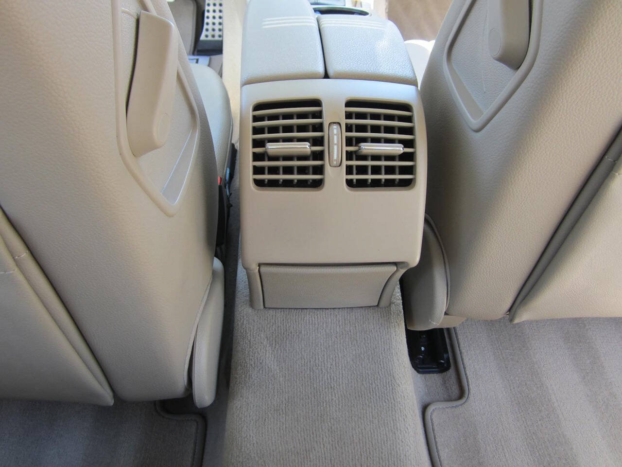 Used 2013 Mercedes-Benz C 300 4MATIC Sedan image 19