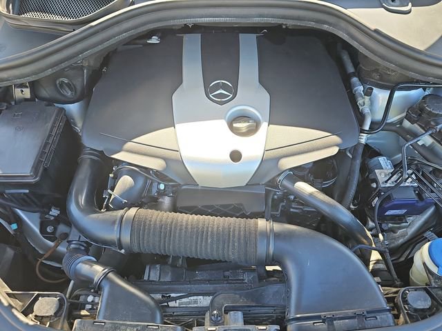 Used 2015 Mercedes-Benz ML 250 BlueTEC 4MATIC image 32