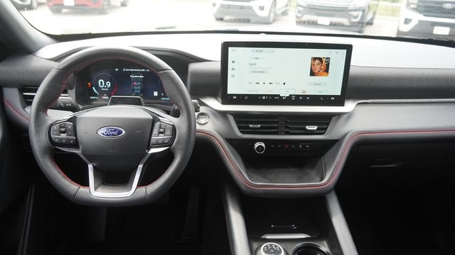 Used 2025 Ford Explorer ST-Line w/ ST-Line Street Pack AWD/4WD image 15