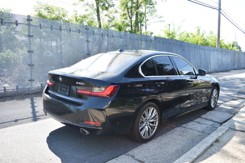 Used 2024 BMW 330i Sedan w/ Convenience Package RWD image 5