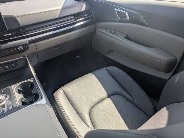 New 2026 Kia Carnival LXS FWD image 17