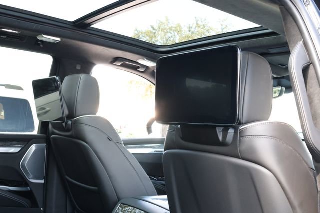 Used 2025 Cadillac Escalade V w/ LPO, ONYX Package image 33