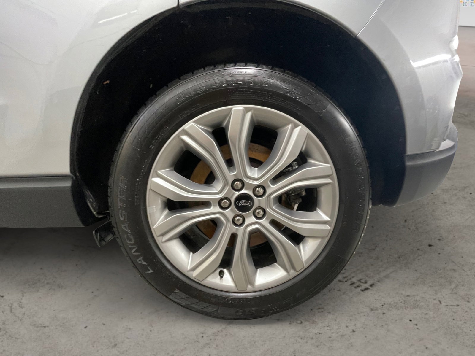 Used 2023 Ford Edge Titanium image 14