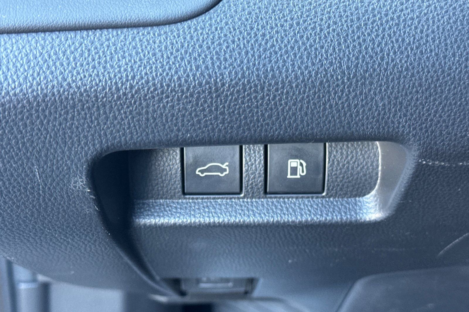 Used 2023 Toyota Crown XLE image 33