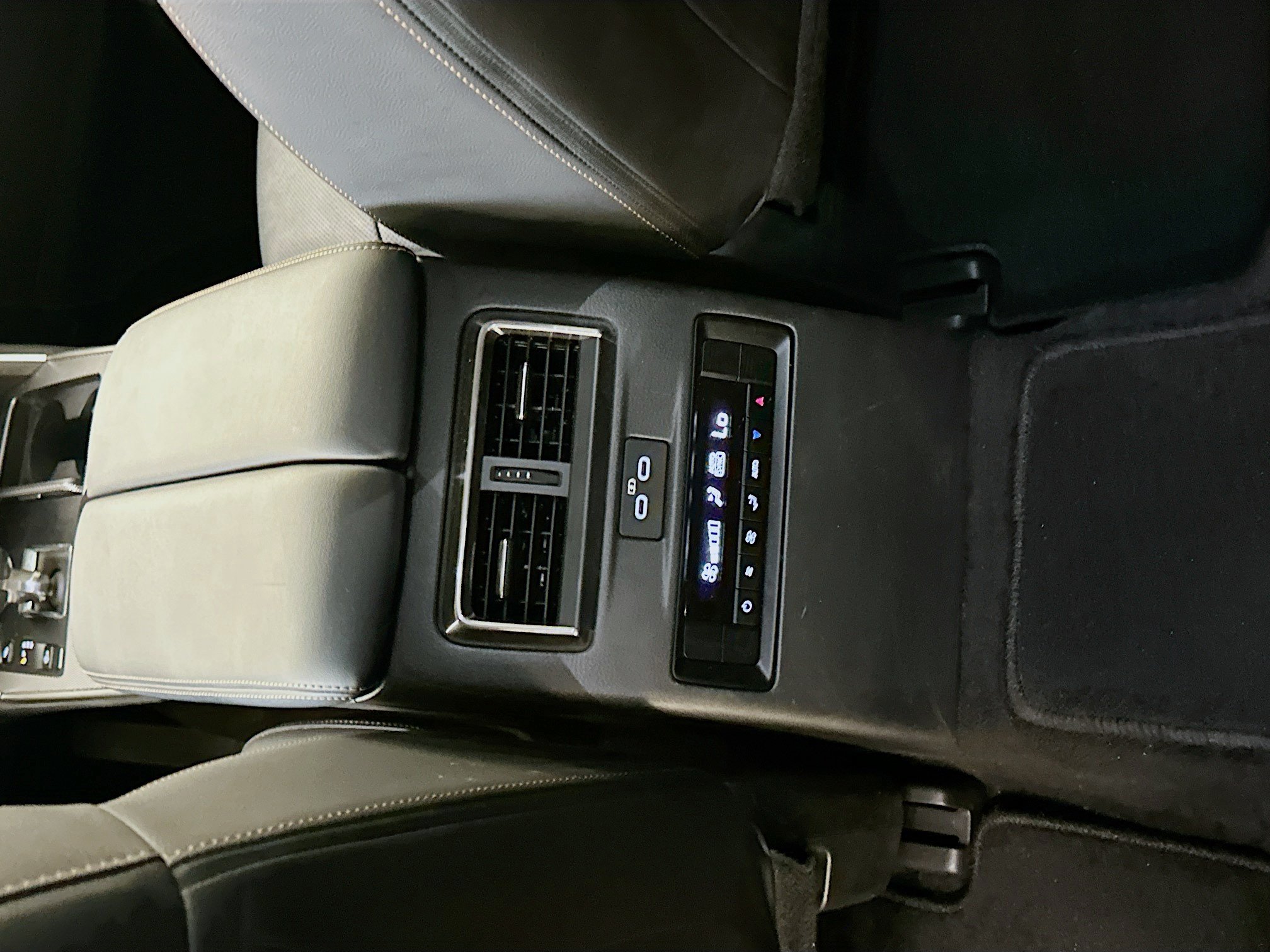 Used 2024 MAZDA CX-90 Plug-In Hybrid w/ Premium Pkg AWD/4WD image 27