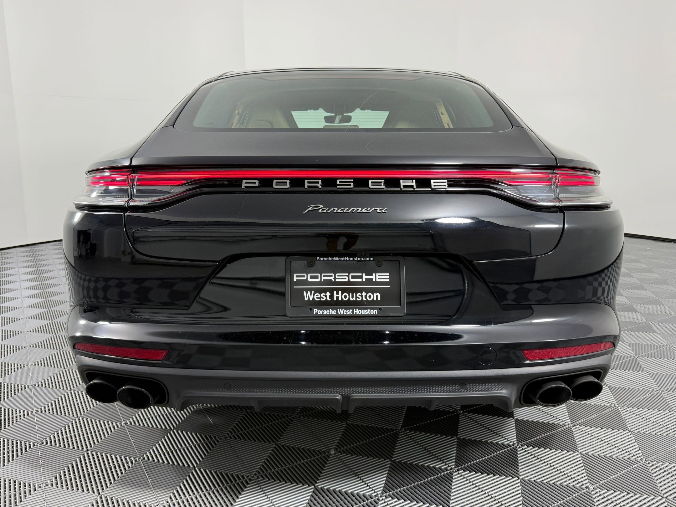 Used 2023 Porsche Panamera Platinum Edition image 10