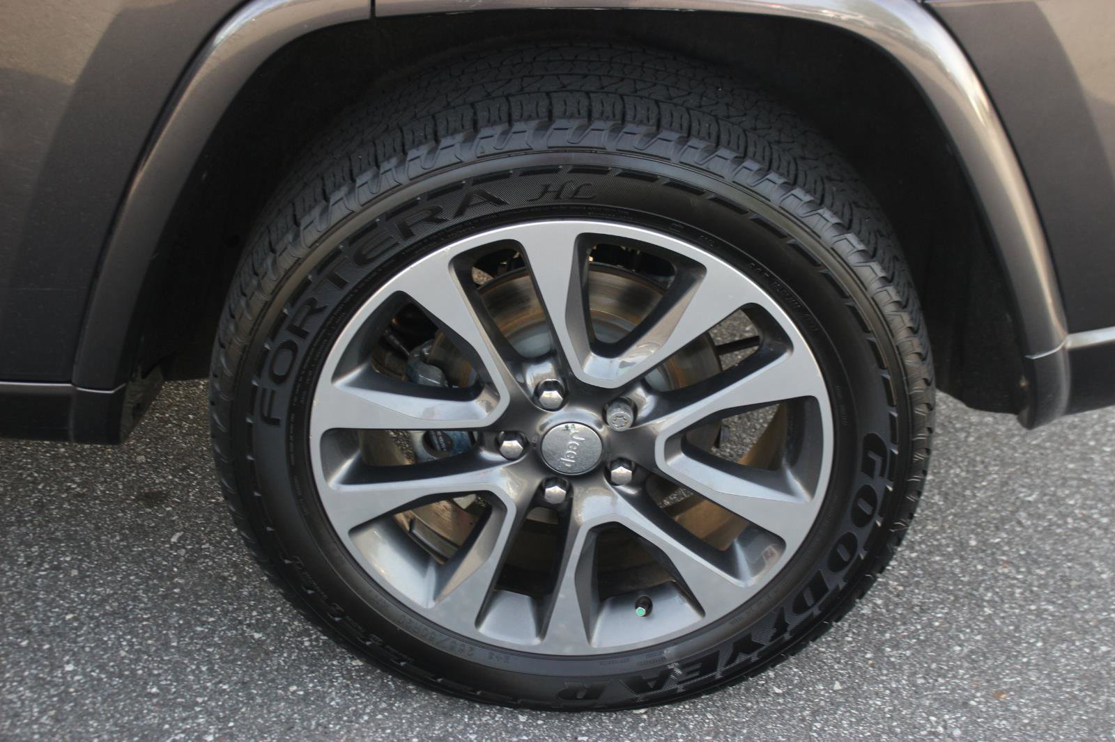 Used 2018 Jeep Grand Cherokee Overland RWD image 35
