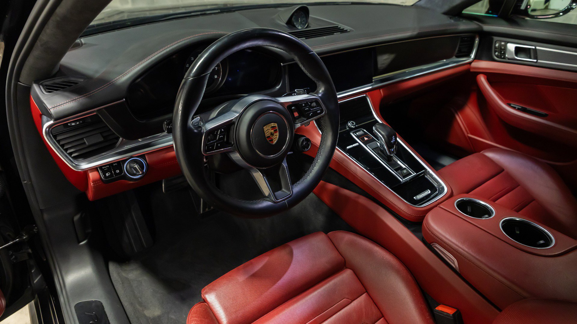Used 2020 Porsche Panamera GTS image 41