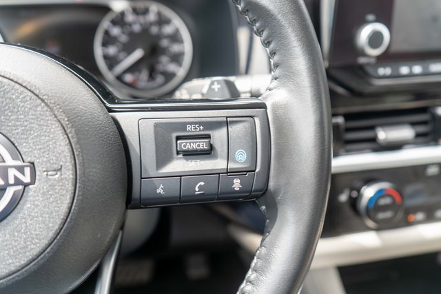 Used 2022 Nissan Pathfinder SV AWD/4WD image 29