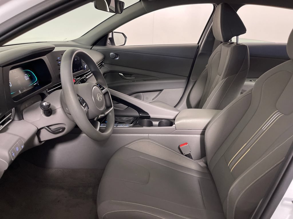 Certified 2026 Hyundai Elantra Hybrid FWD image 12