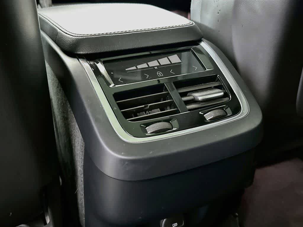 Used 2022 Volvo XC90 T5 Momentum w/ Advanced Package FWD image 13