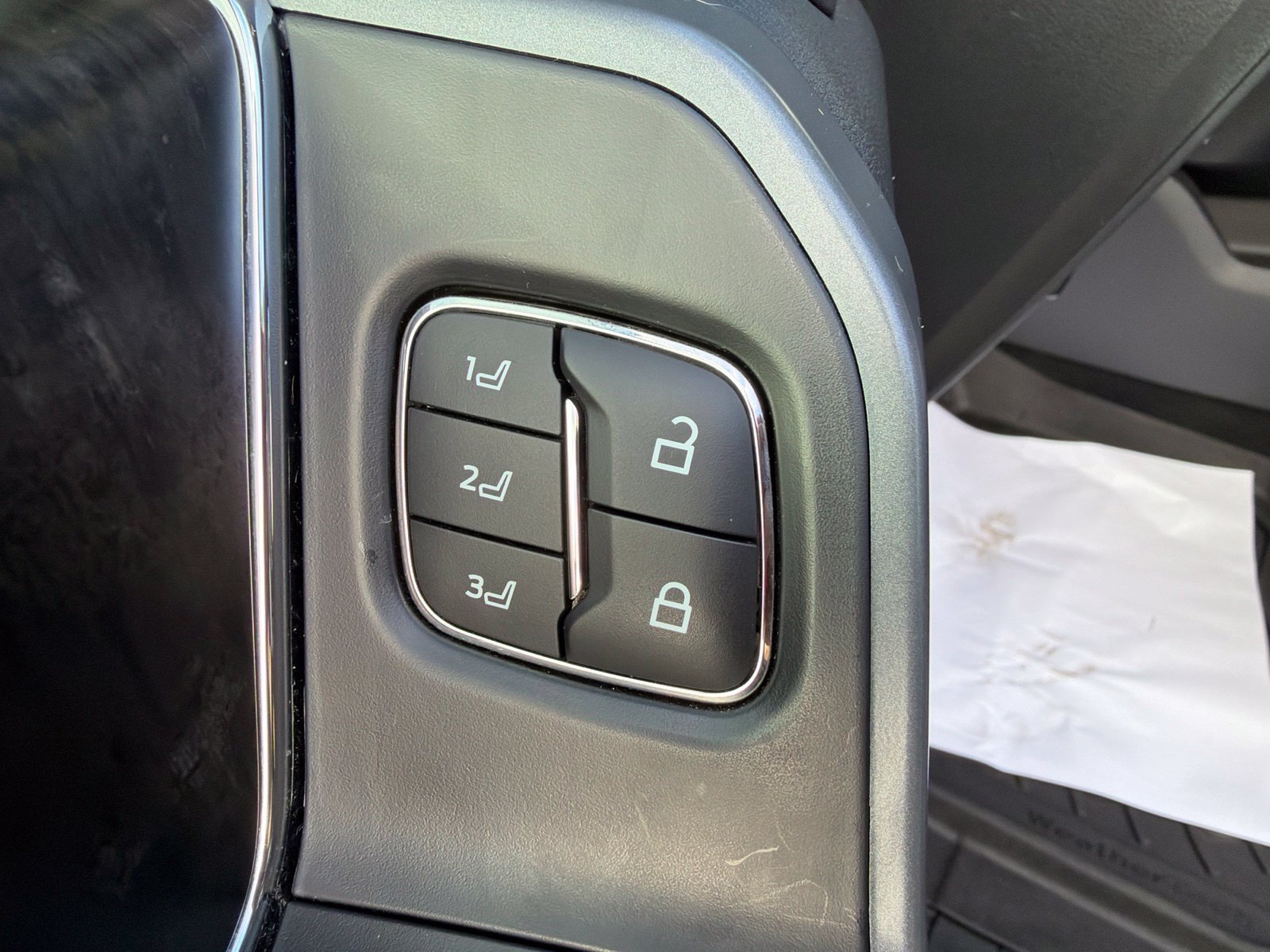 Used 2023 Ford F150 Lariat w/ Trailer Tow Package RWD image 15