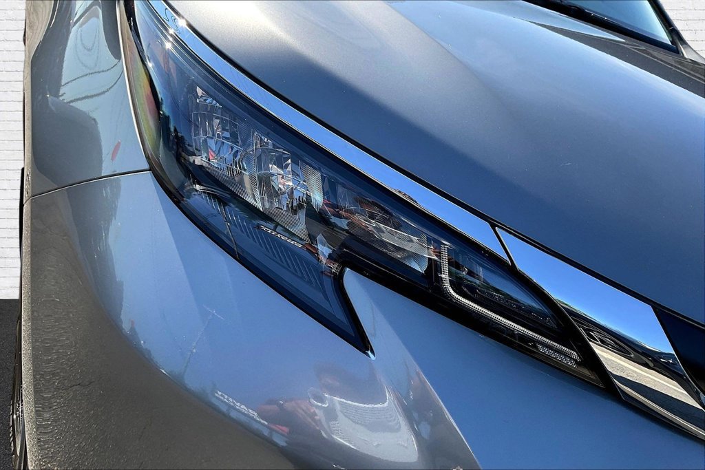 Used 2026 Toyota Sienna XLE FWD image 31