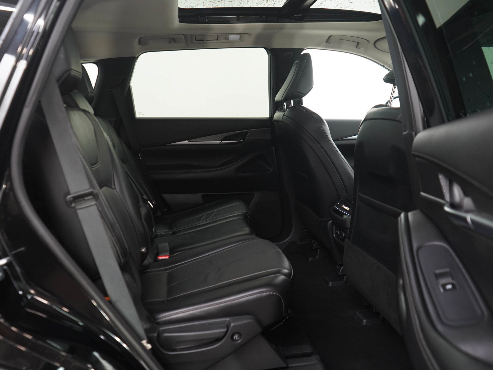 Used 2023 INFINITI QX60 Luxe AWD/4WD image 13