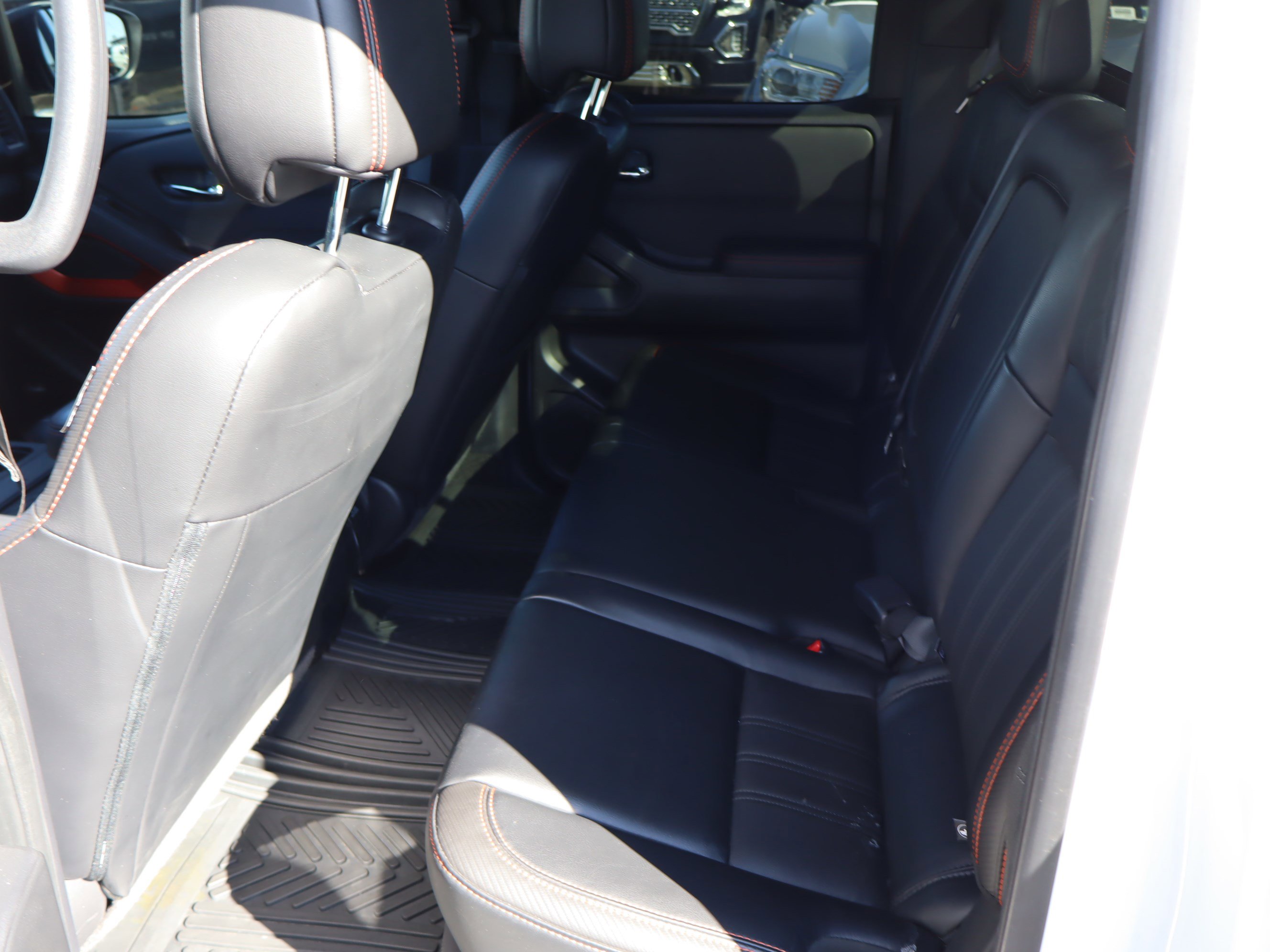 Used 2023 Nissan Frontier PRO-4X w/ Pro-4X Premium Package image 35