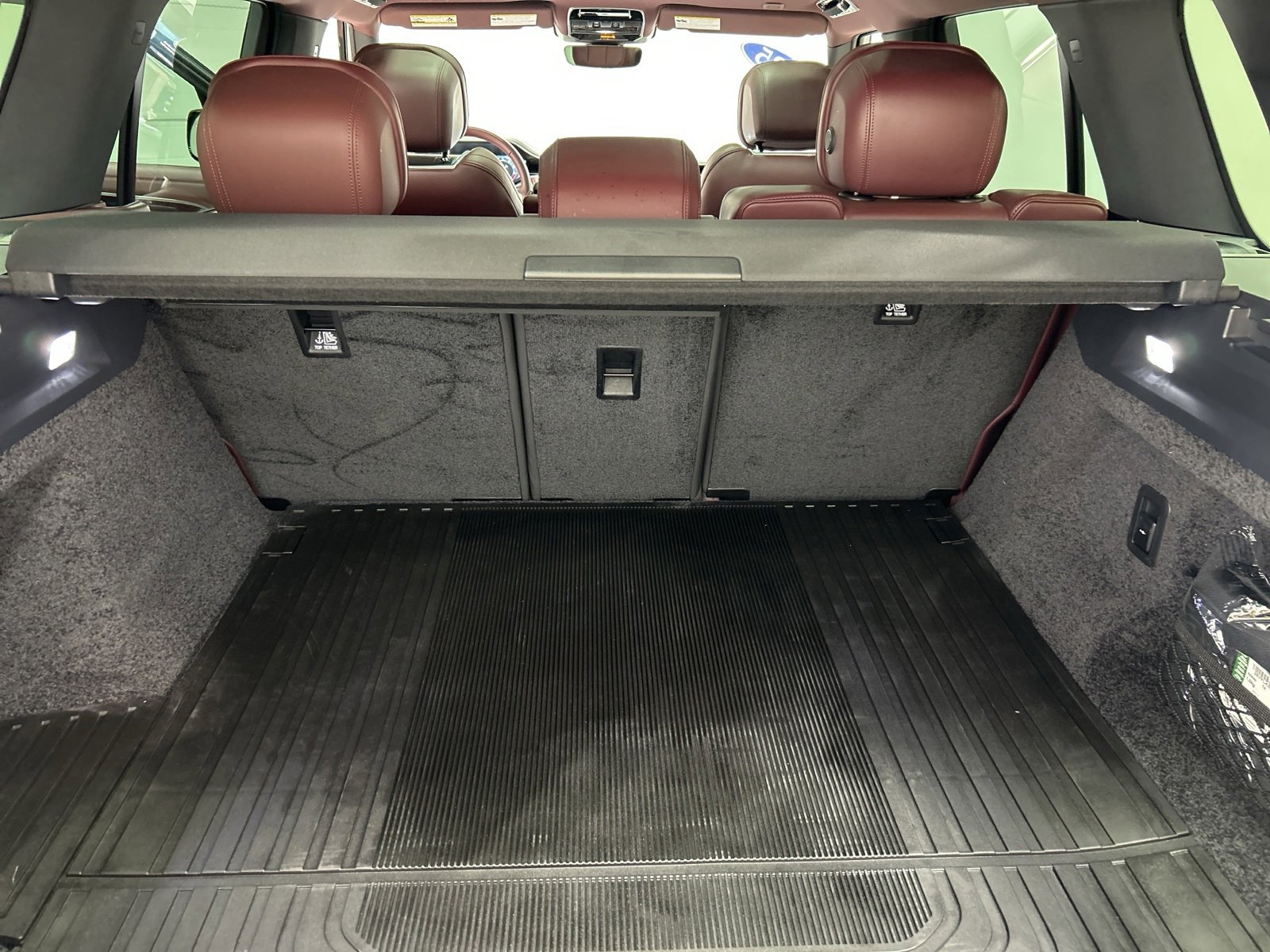 Used 2025 Land Rover Range Rover SE image 18