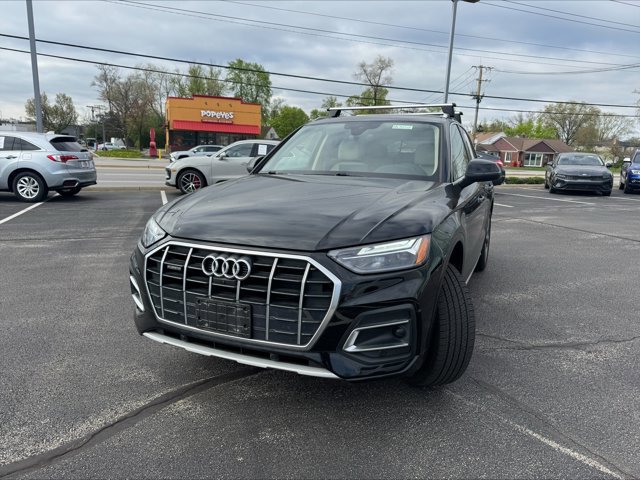 Used 2023 Audi Q5 2.0T Premium Plus w/ Premium Plus Package AWD/4WD image 2