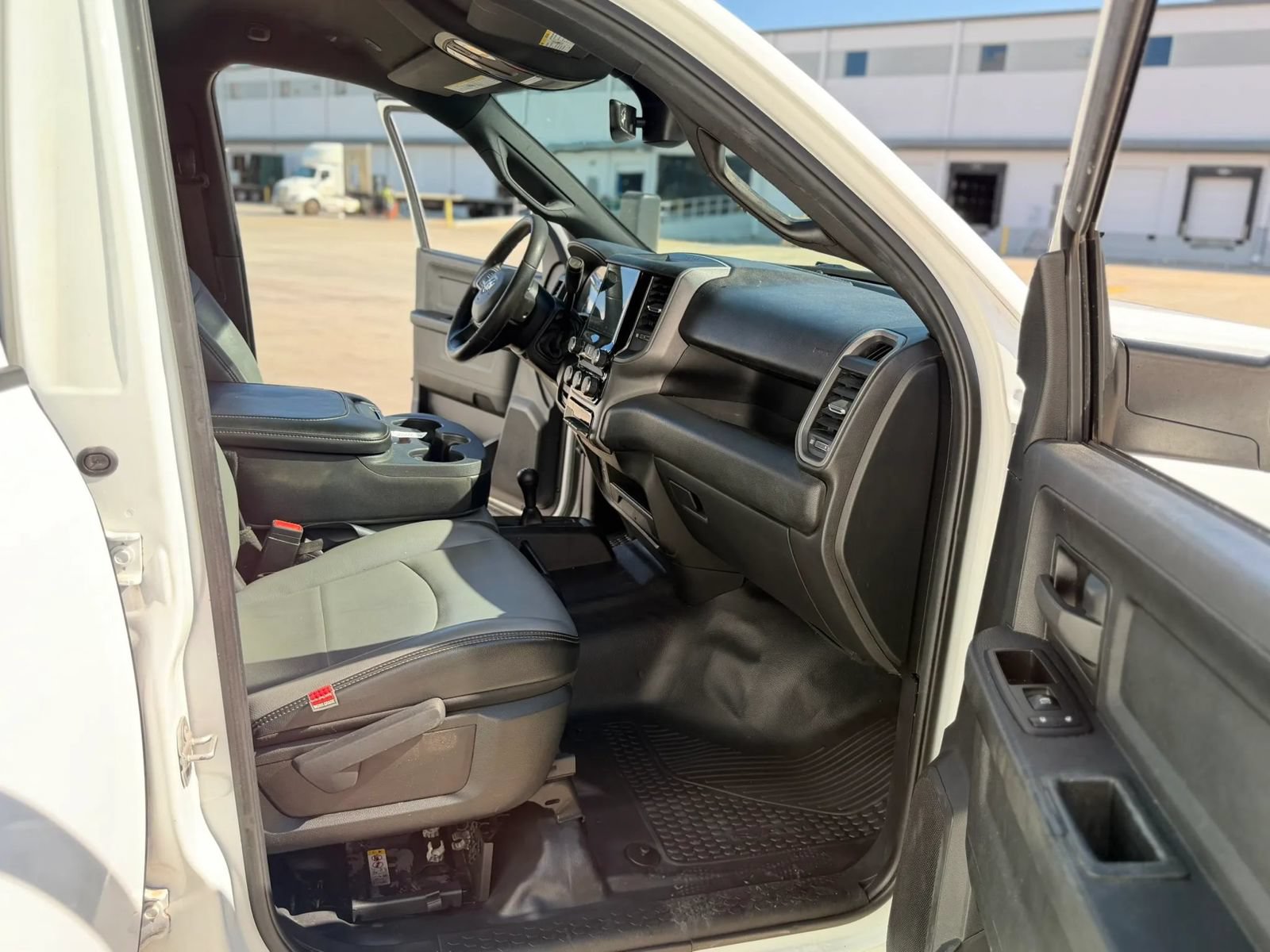 Used 2022 RAM 3500 Tradesman w/ Chrome Appearance Group AWD/4WD image 24