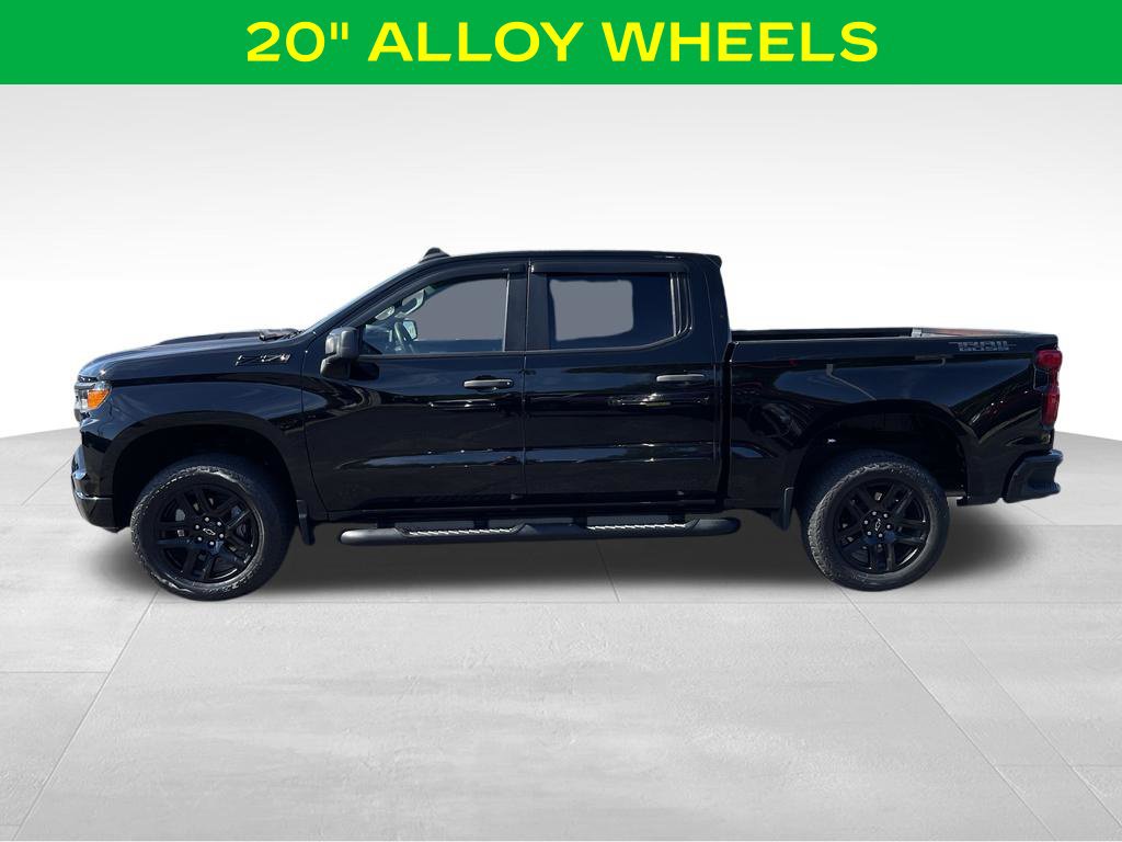 Used 2022 Chevrolet Silverado 1500 Custom Trail Boss w/ Midnight Edition AWD/4WD image 7