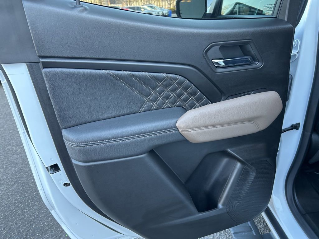 Certified 2025 GMC Canyon Denali image 30