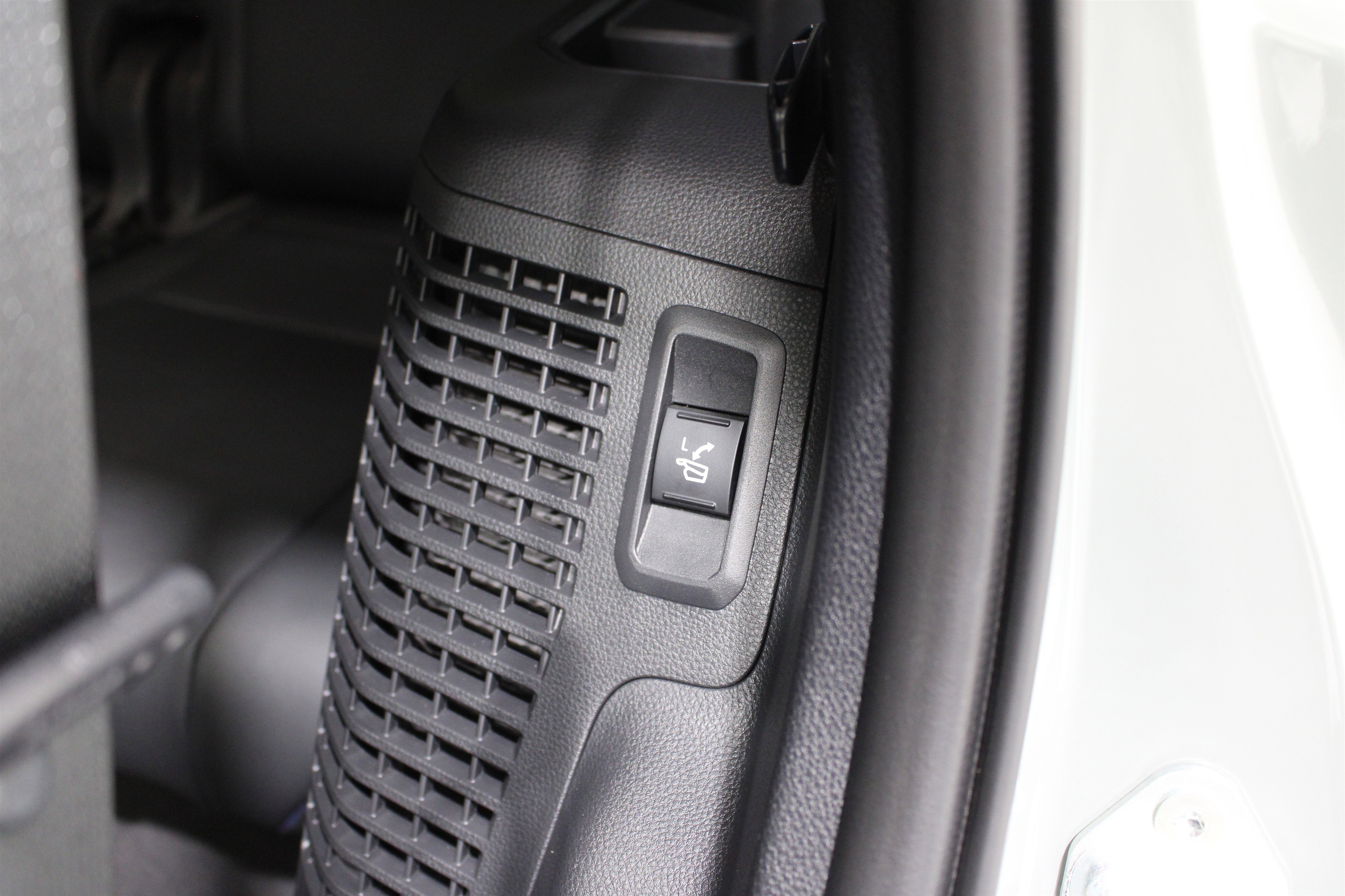 Used 2026 Toyota Sequoia Platinum image 27