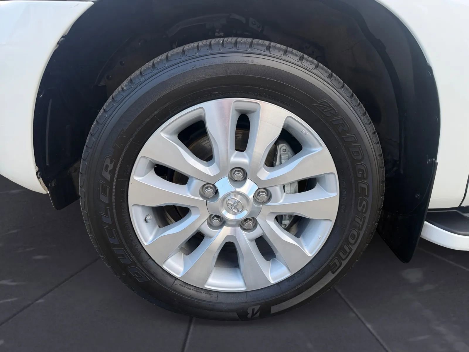 Used 2020 Toyota Sequoia Platinum AWD/4WD image 33