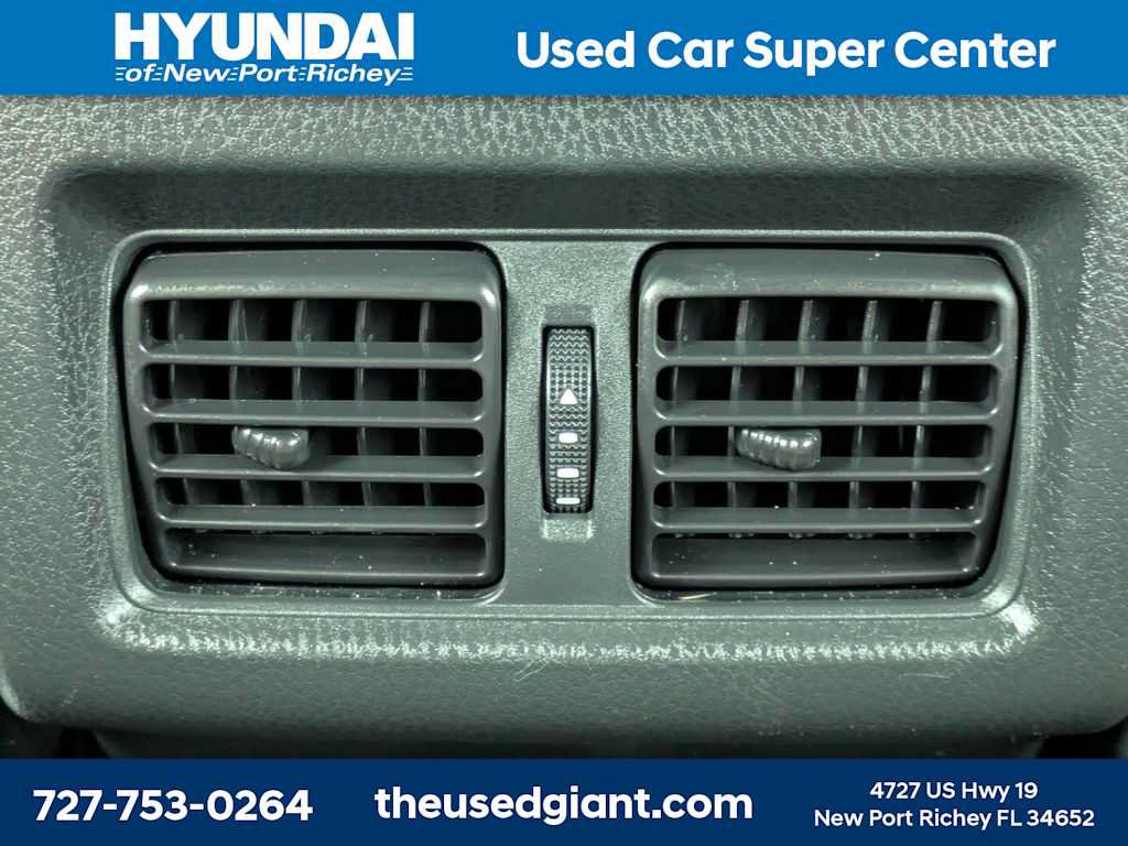 Used 2025 Toyota Camry SE FWD image 16