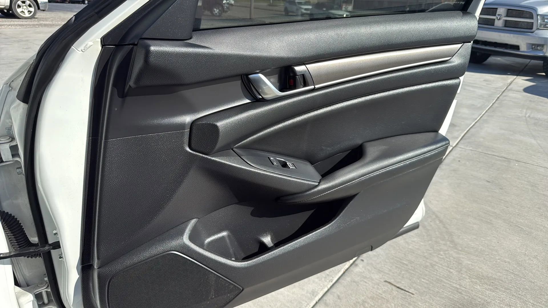 Used 2019 Honda Accord LX image 23