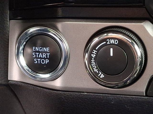 Used 2018 Toyota Tacoma Limited image 29