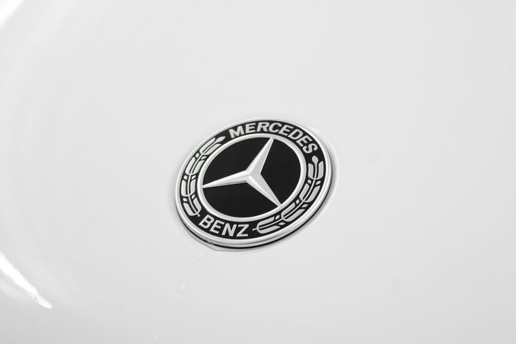 Used 2025 Mercedes-Benz GLC 300 image 36