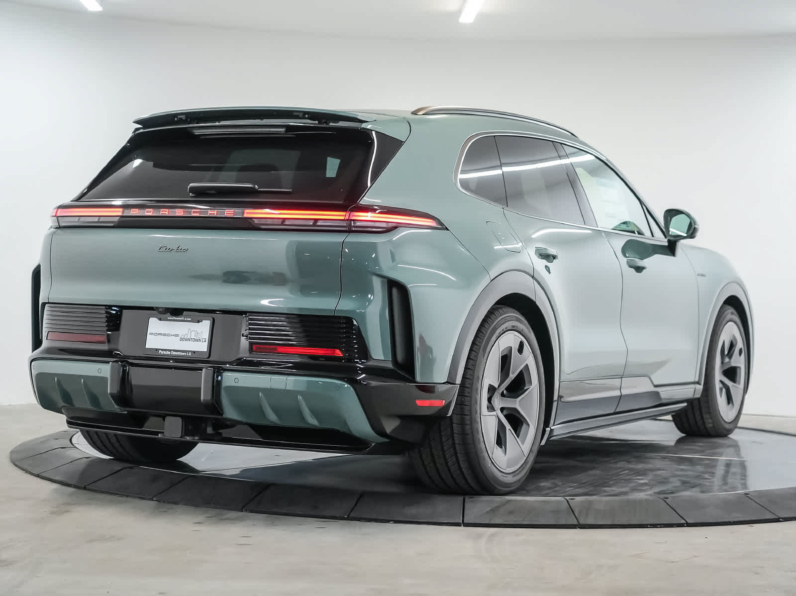 New 2026 Porsche Cayenne Turbo Electric AWD/4WD image 9