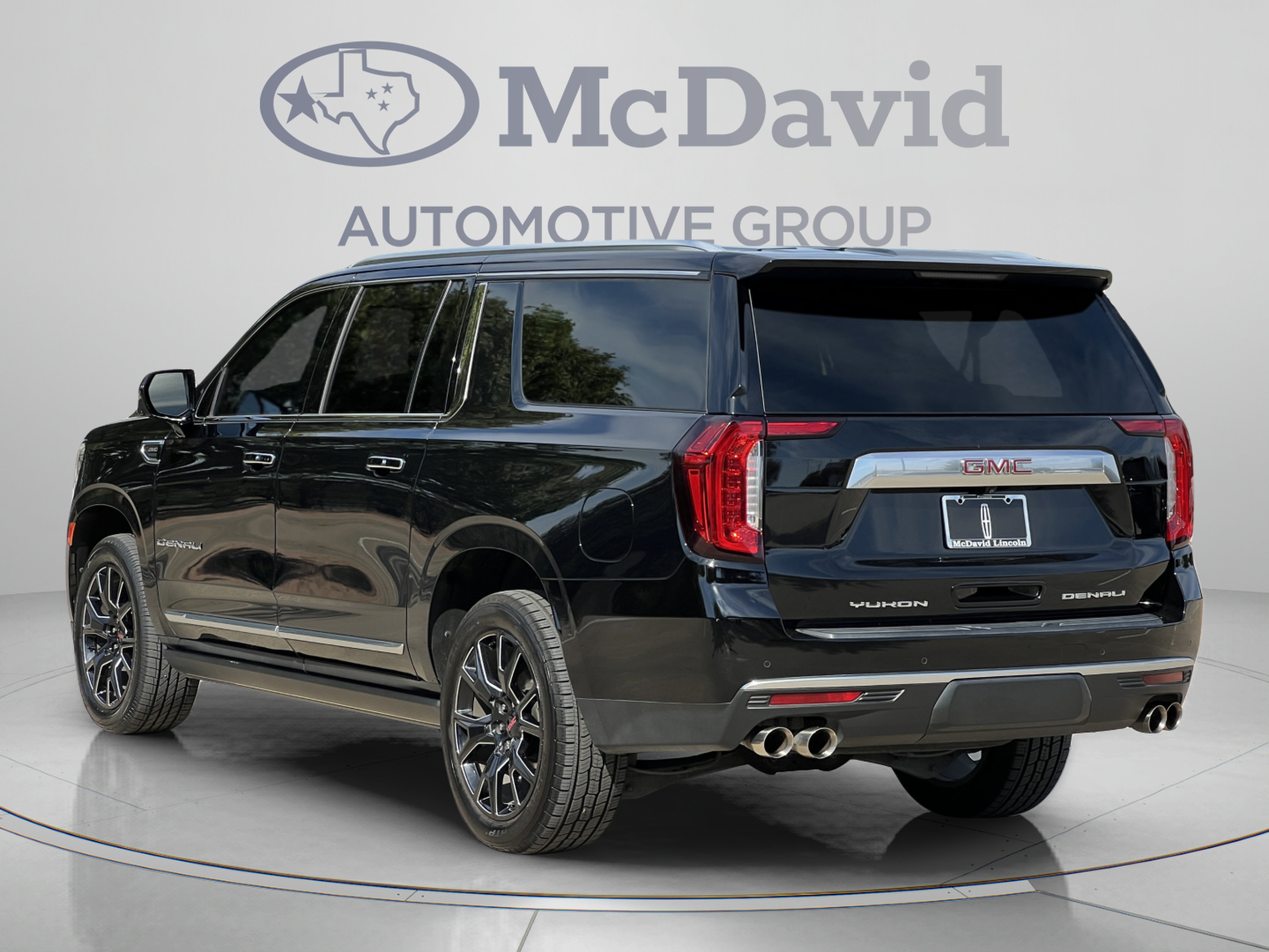 Used 2024 GMC Yukon XL Denali AWD/4WD image 5