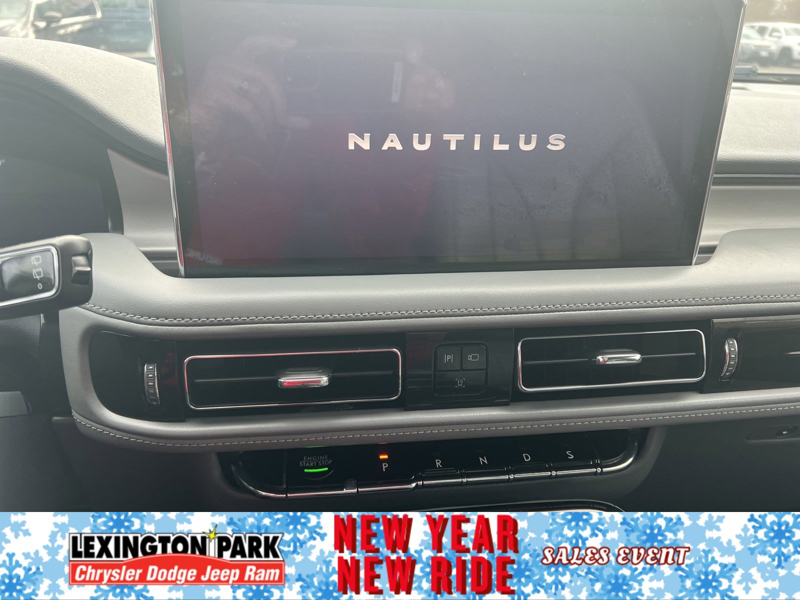 Used 2021 Lincoln Nautilus Reserve w/ Equipment Group 201A image 17