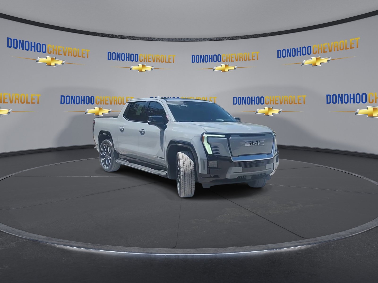Used 2024 GMC Sierra EV Denali AWD/4WD image 6