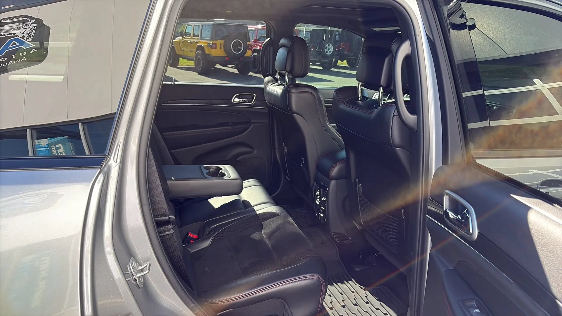 Used 2017 Jeep Grand Cherokee Trailhawk AWD/4WD image 29