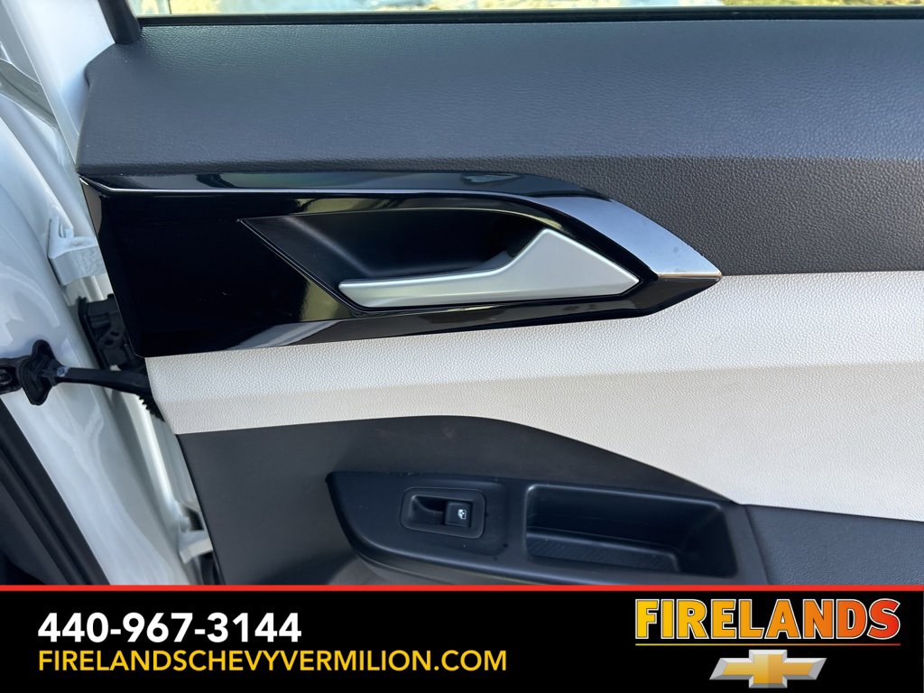 Used 2025 Volkswagen Taos S image 33